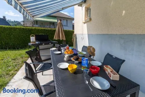 Le Moussarie, Logement pour Professionnel, 3 chambres, 6 pers, Parking, Jardin & Wi-Fi - Image 1