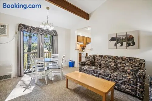 Cedarbrook Queen Suite 203 - Image 1