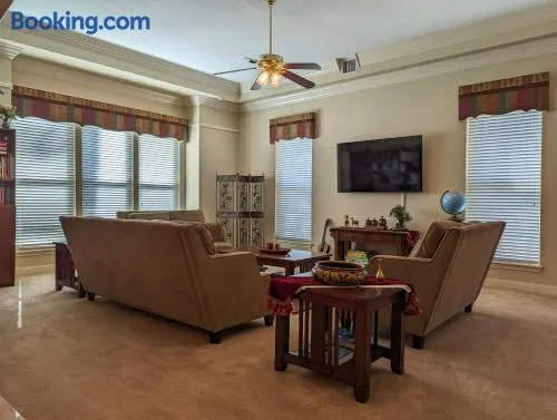 Spacious FIFA Houston Home with Pool Sleeps 13 - Image 1