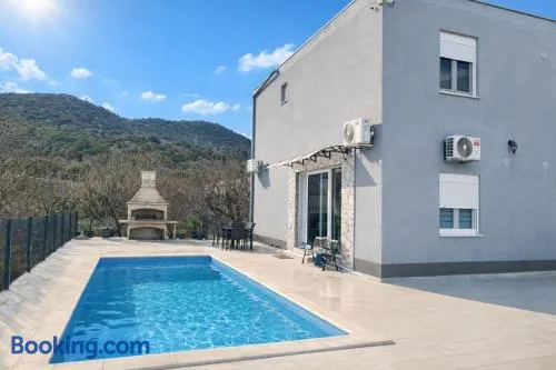 Apartment Ćulum - Image 1