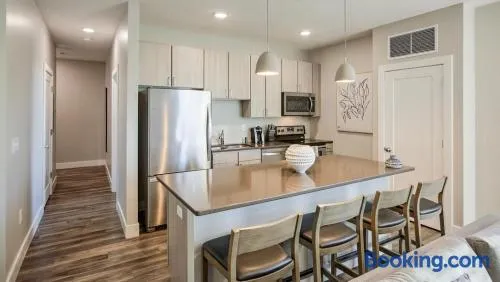 Landing at Abberly Liberty Crossing - 1 Bedroom in Henderson Circle - Image 1