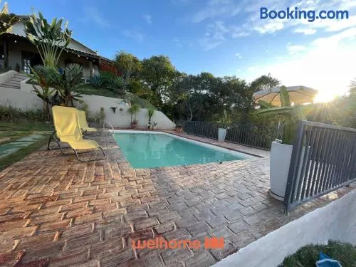 Casa em Mairinque com Piscina e Área Verde - Image 1