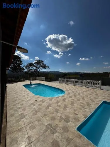 Sítio com 2 Piscinas em Arujá - Image 1