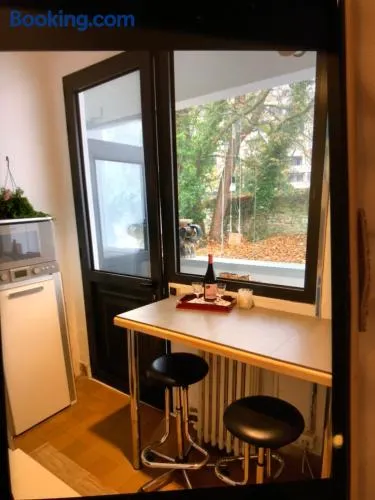 Studio dans un écrin de verdure - Image 1