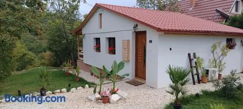Hilltop Cottage in Szentendre, mountain view, terrace, garden - Image 1