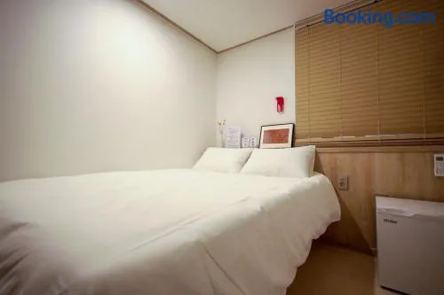 Manso Hostel in DDP - Image 1