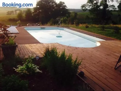 Maison charmante à Châteney avec piscine partagée - Image 1