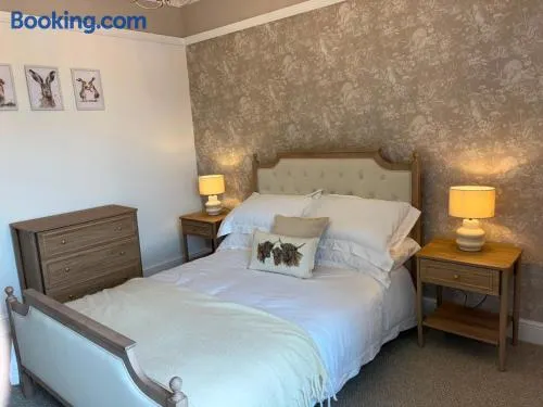 Rose Villa Cottage - Image 1