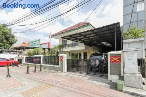 Urbanview Roemah Tebet by RedDoorz - Image 1