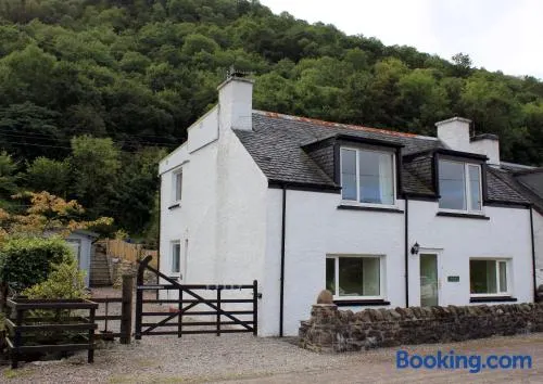 Arivonie Lochside Cottage - Image 1