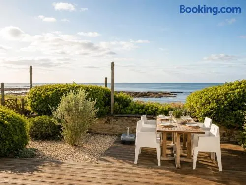 LocaLise - M6C - Les Clés de l'Océan - Maison avec vue mer exceptionnelle - Accès plage immédiat depuis la terrasse - Terrasse, jardin clos - Wifi inclus - Linge de lit inclus - Image 1