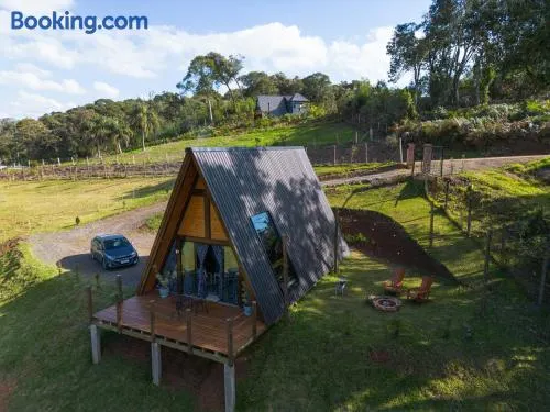 Cabana com Hidromassagem e Vista, a 12km de Treze Tílias - Image 1