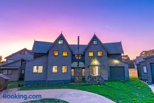 Banjo's Chalet, alpine-getaways - Image 1