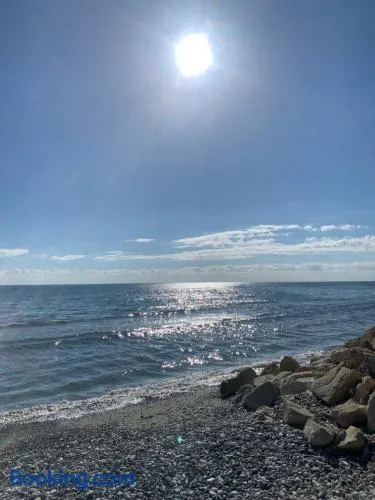 Leonidas Seaside - Image 1