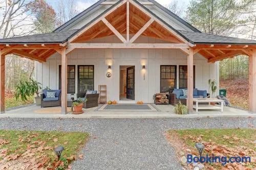 Thistle Pond Cottage - Image 1