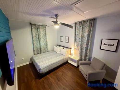 Cozy 1BR Just 2 Miles from LEGOLAND - Image 1