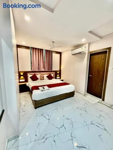 Classy Comfort Hotel Malad East - Image 1