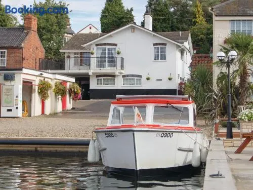 Tracara Cottages - Image 1