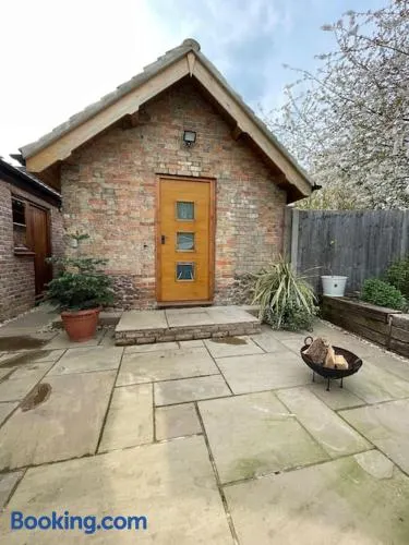 The old wash house - Image 1