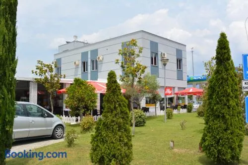 Hotel Alpet - Image 1