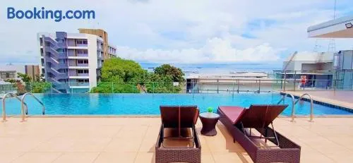 Srirachaseabreeze hotel - Image 1
