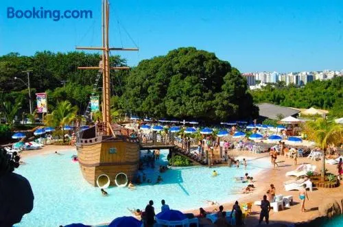 GANHE ACESSO AO ACQUA PARK DIROMA Todos os dias NO HOTEL PIAZZA - Image 1