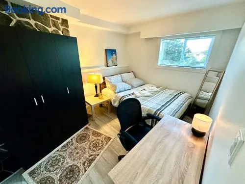 Modern Cozy Home W Free Parking- Close to Downtown & Beach - Image 1