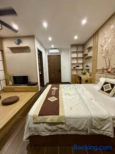 Khánh Phong Apartment and Homestay Vinhome Royal City - Image 1