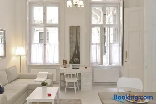 Paris Apartment - Image 1