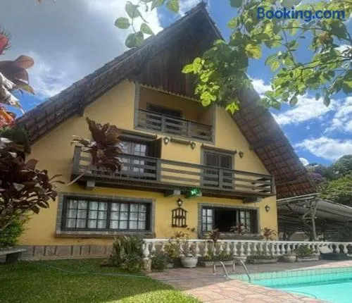 Casa com Piscina e Churrasqueira Perto da CBF, Feirarte, Parque Nacional - Image 1