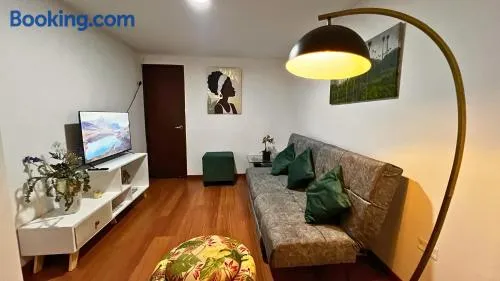 Dúplex familiar cerca al Cable y Milán con patio - Image 1