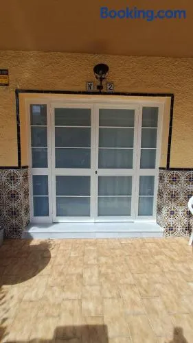 Maison de vacances avec terrasse et internet haut débit | Vue ville | Idéale pour le télétravail - Image 1