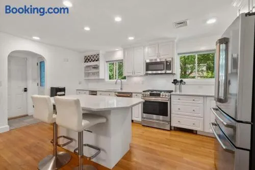 Spacious Home in Framingham MA - Image 1