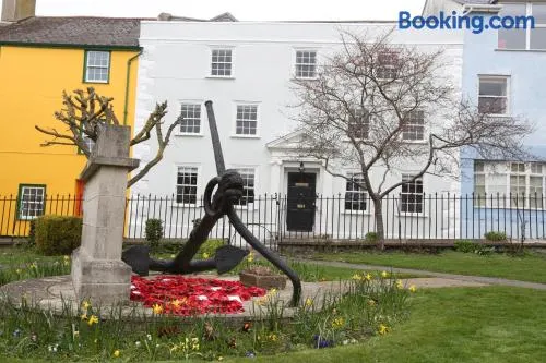 Monmouth House Apartments, Lyme Regis Old Town, dog friendly - Image 1