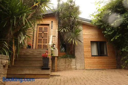 Peaceful & Central Self Contained 1 Bedroom House - Image 1