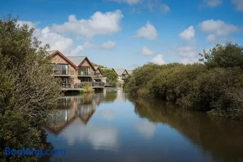 Retallack Resort Kingfisher Lodge - Image 1