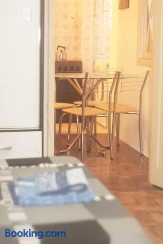 Apartamento completo temporada privativo no centro - Image 1