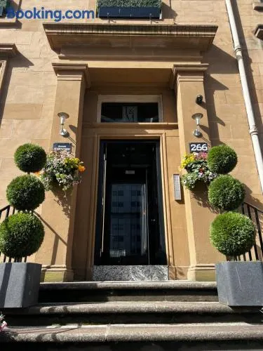 Amani Apartments - Glasgow City Centre - Image 1