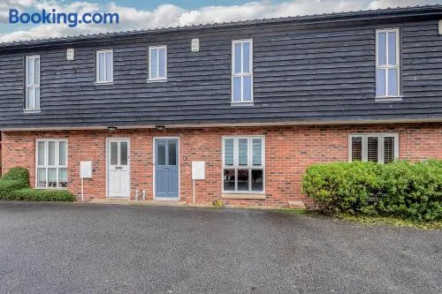 10 St Edmundsbury Mews - Image 1
