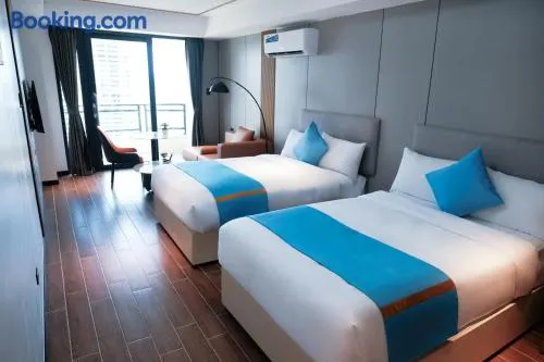 Golden Seagulls Hotel - Image 1