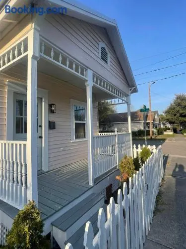 Brooklyn Arts District Renovated 1920's Cottage - Image 1