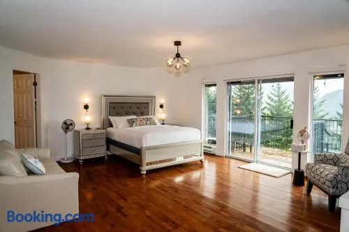 Mountain Retreat Hope - Image 1