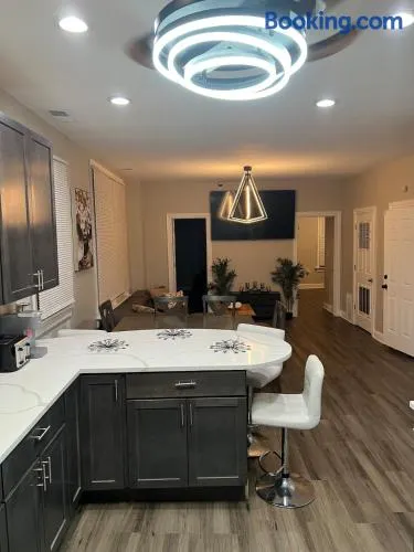 Chic Retreat - Image 1