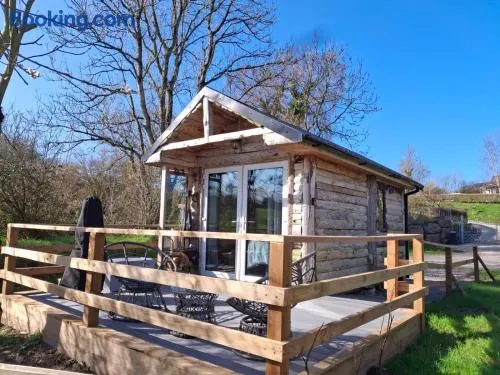 Riverside cabin - Image 1