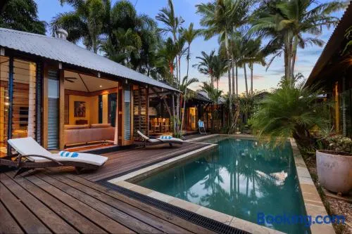 Port Douglas Tropical Private Retreat Home - Image 1