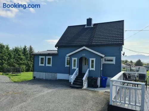 Koselig hus med hage i Herøy på Sunnmøre. - Image 1