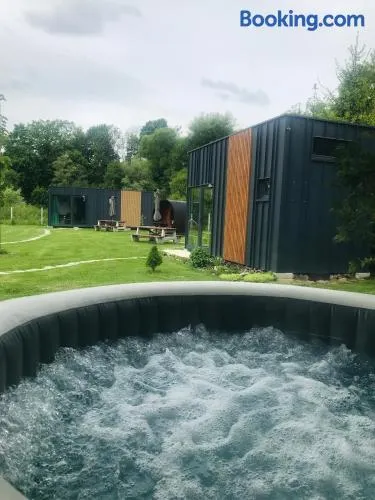 TinyHouses & Garden - Image 1