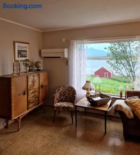 Feriehus ved sjøen, Lofoten - Image 1