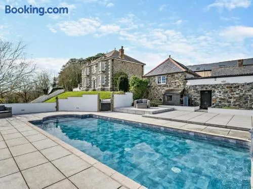1 Bed in Helston oc-41381 - Image 1