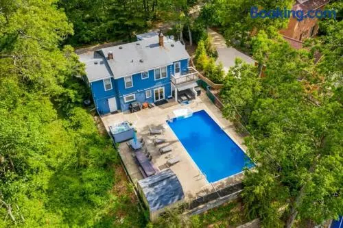Barefoot Cottage - Image 1